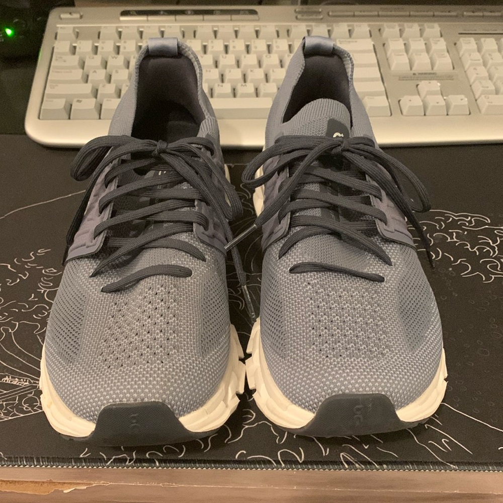 On Helion Cloud Tech Swiss Engineering - image 1